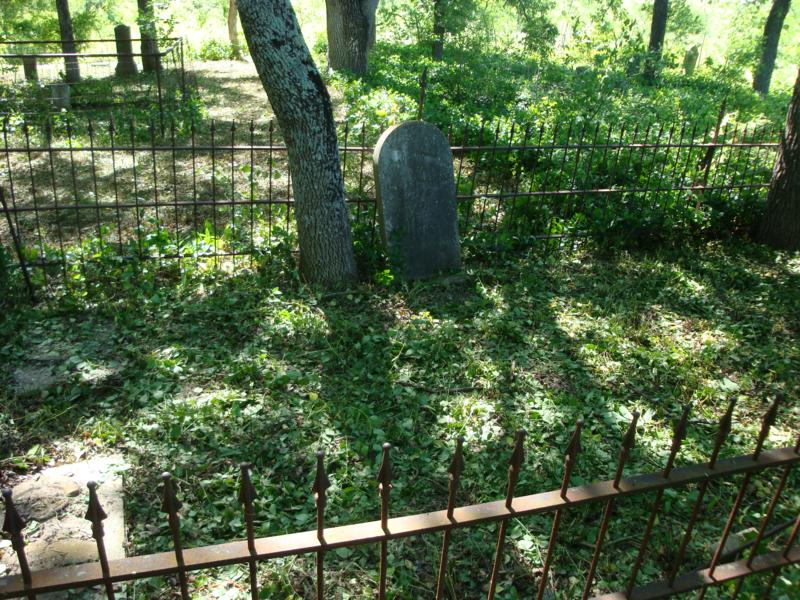 Beulah Cemetery clean up, Falls County, Texas