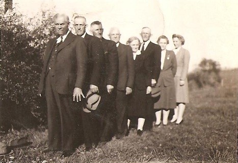 https://s3-us-west-2.amazonaws.com/find-a-grave-prod/photos/2012/365/100491270_135697730631.jpg